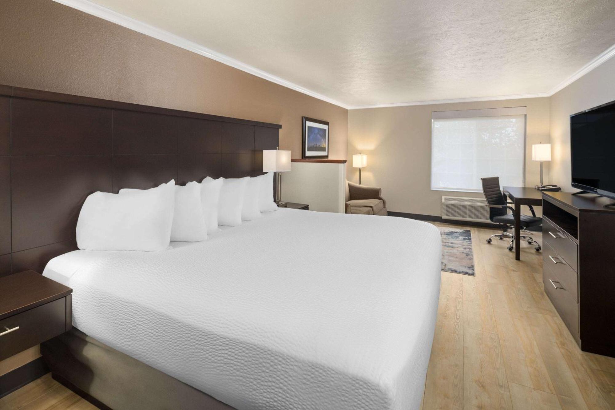 Ramada By Wyndham Moses Lake Exterior foto